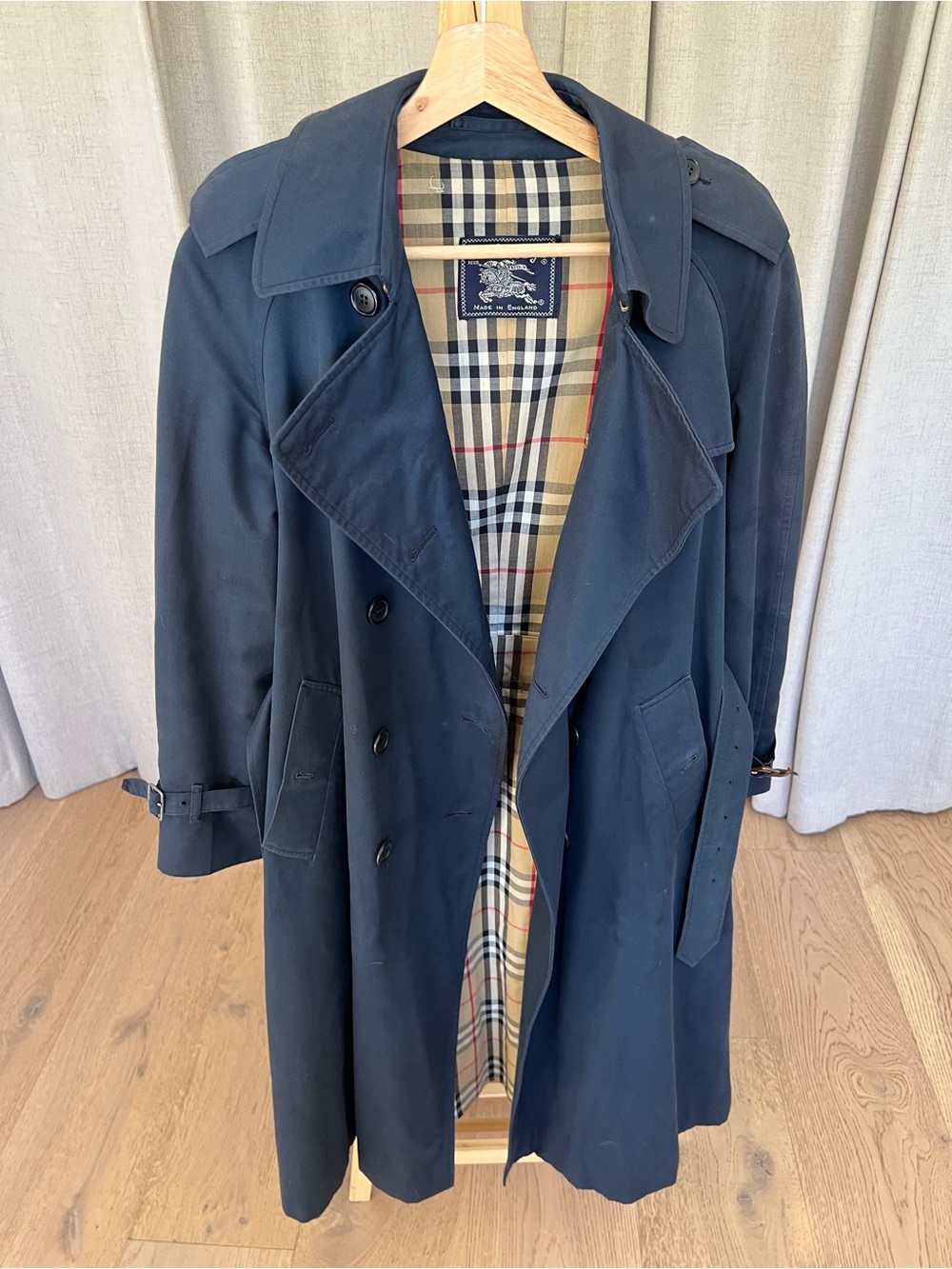Vintage Burberry Navy Double-Breasted Trench Coat with Signature Check Lining - Picture 10 of 16